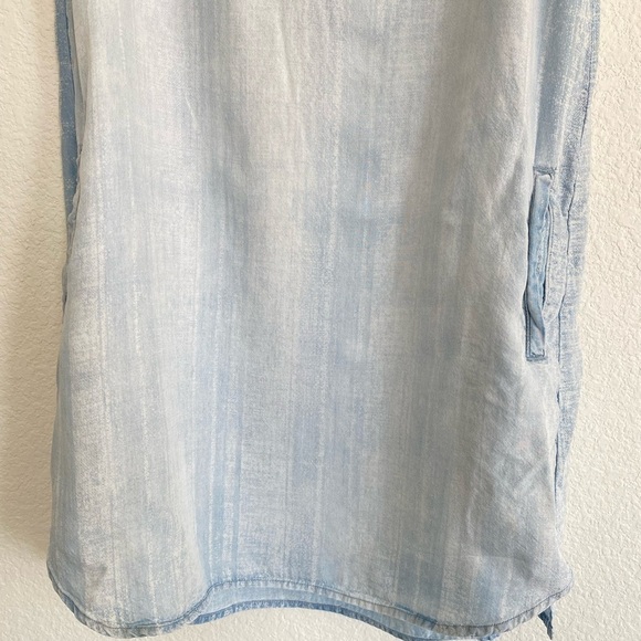 Cloth & Stone Anthropologie Light Denim Chambray Sleeveless V-Neck Dress Small - Picture 3 of 8